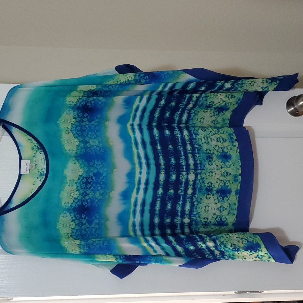 Avenue size 22/24 sheer blouse